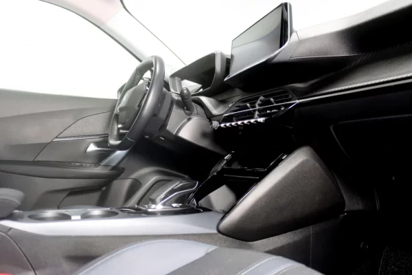 Peugeot e-2008 Allure 11