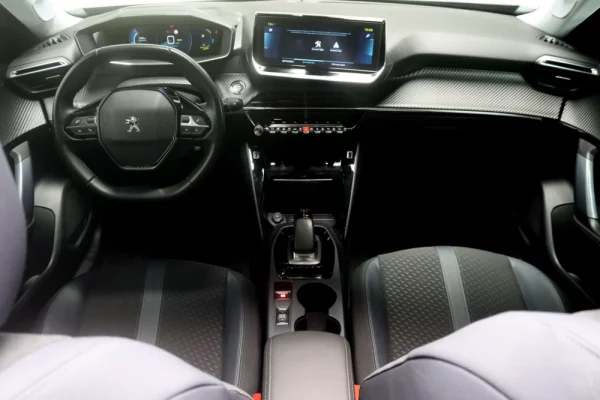 Peugeot e-2008 Allure 14