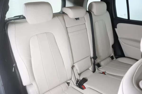 Mercedes-Benz EQB 300 4Matic 18