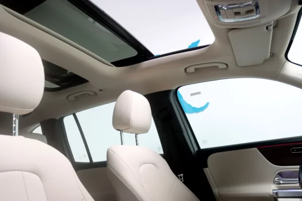 Mercedes-Benz EQB 300 4Matic 23