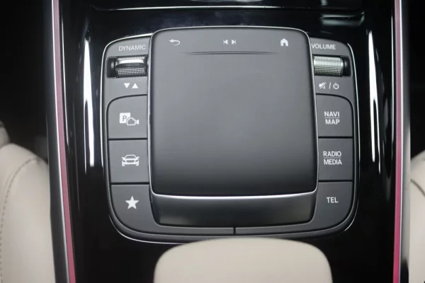 Mercedes-Benz EQB 300 4Matic 34