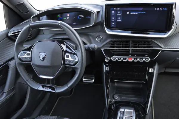 Peugeot e-2008 50 kWh GT 22