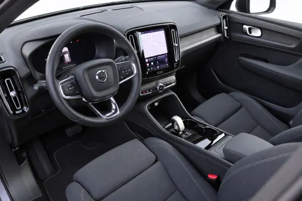 Volvo XC 40 Recharge Core 8