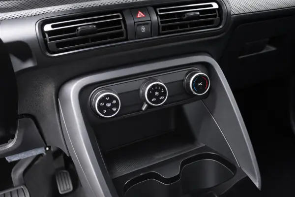 Citroen e-C3 PLUS 13