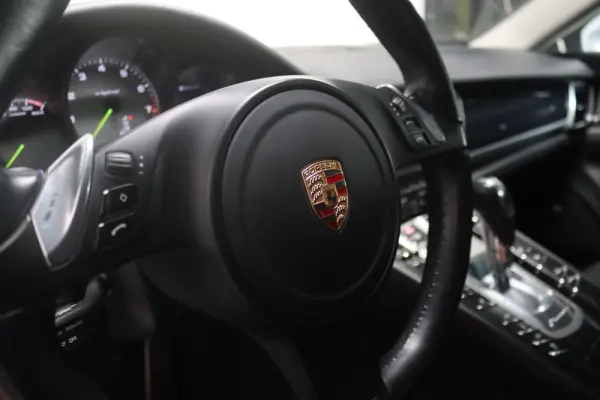 Porsche Panamera S Hybrid 24