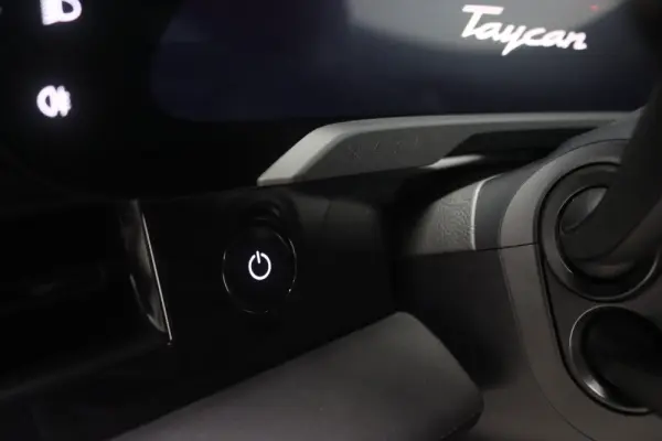 Porsche Taycan GTS 13