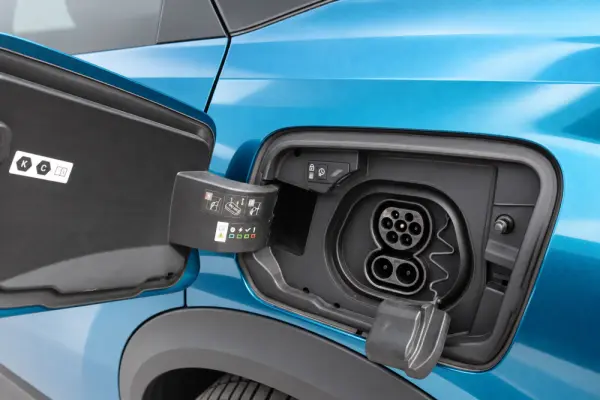 Peugeot E-3008 73 kWh Allure 8