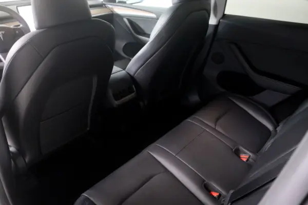 Tesla Model Y Long Range Dual Motor AWD 13