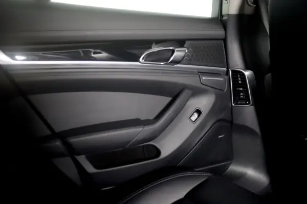 Porsche Panamera S Hybrid 19