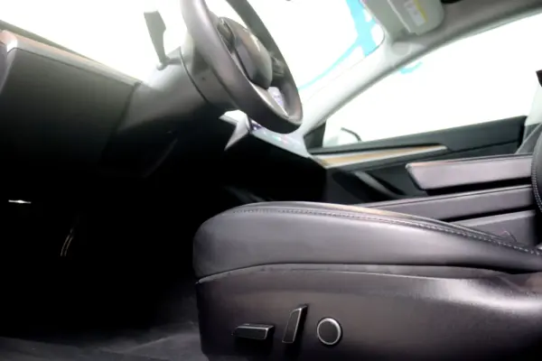 Tesla Model 3 Long-Range Dual Motor AWD 11