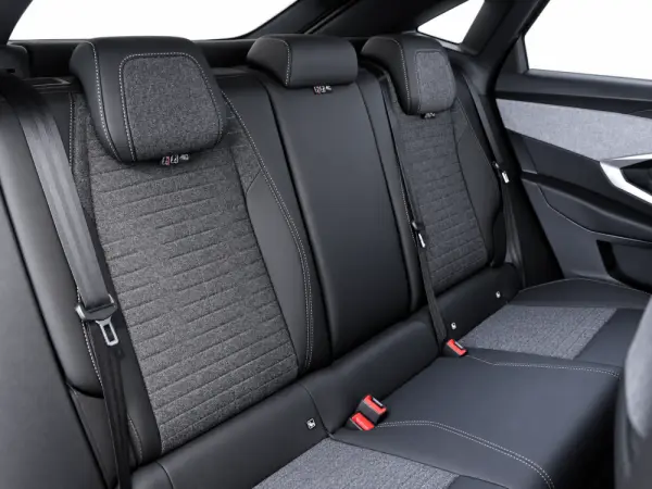 Peugeot E-3008 73 kWh Allure 17