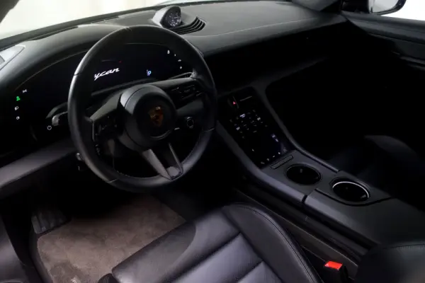 Porsche Taycan GTS 10