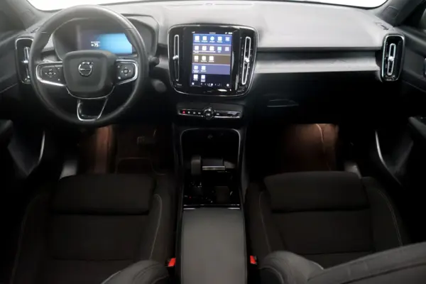 Volvo C40 Recharge Core 26