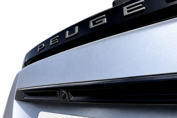 Peugeot e-2008 50 kWh GT 11