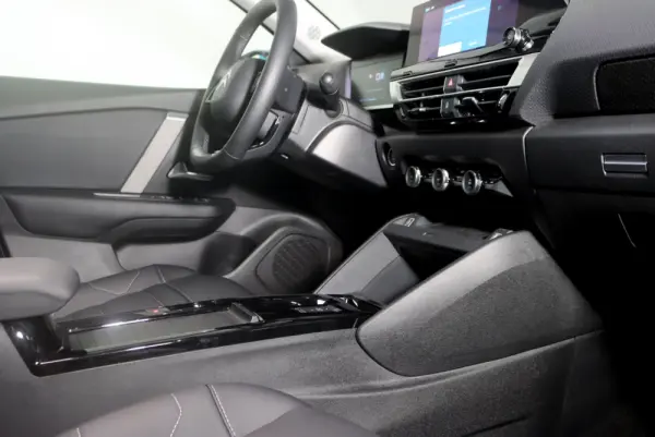 Citroen e-C4 X 50 kWh Shine 28