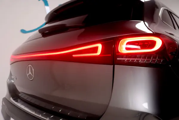 Mercedes-Benz EQA 250 AMG Line 8