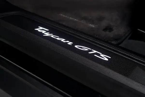 Porsche Taycan GTS 13