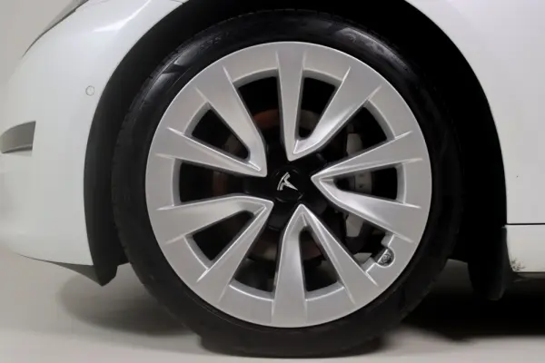 Tesla Model 3 Standard Range Plus RWD 11