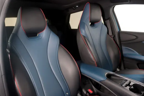 BYD Dolphin 60.4 kWh Design 28