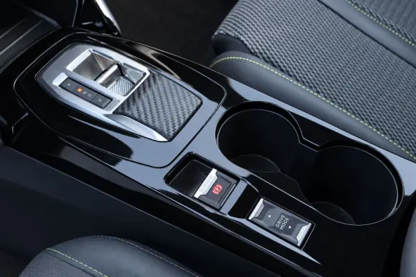 Peugeot e-2008 50 kWh GT 19