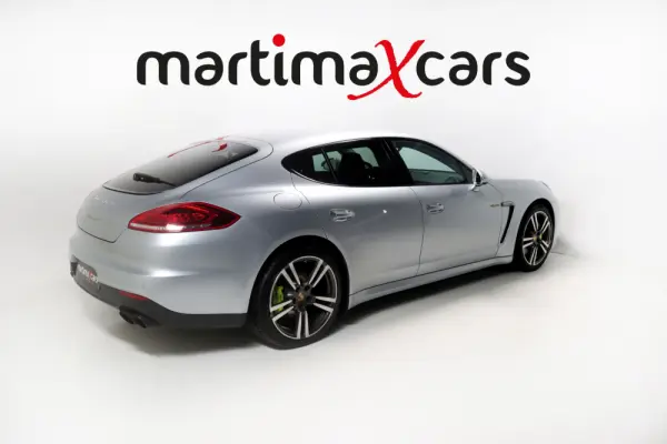 Porsche Panamera S Hybrid 11