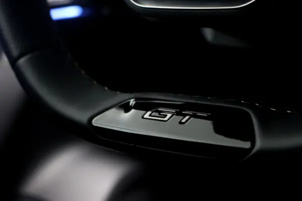 Peugeot e-2008 54 kWh GT 28