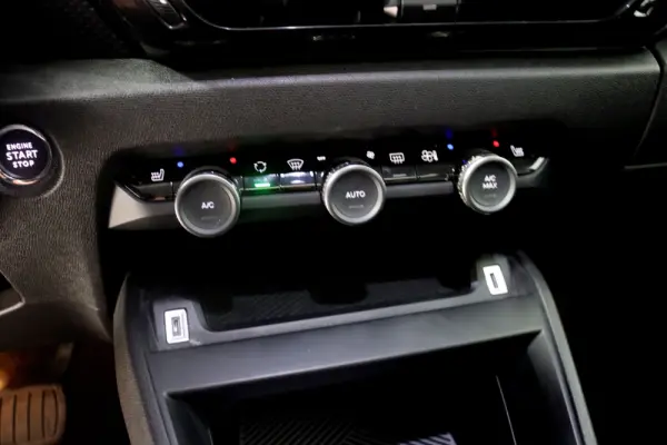 Citroen e-C4 50 kWh Shine 18