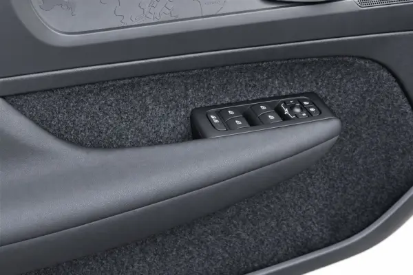Volvo XC 40 Recharge Core 9