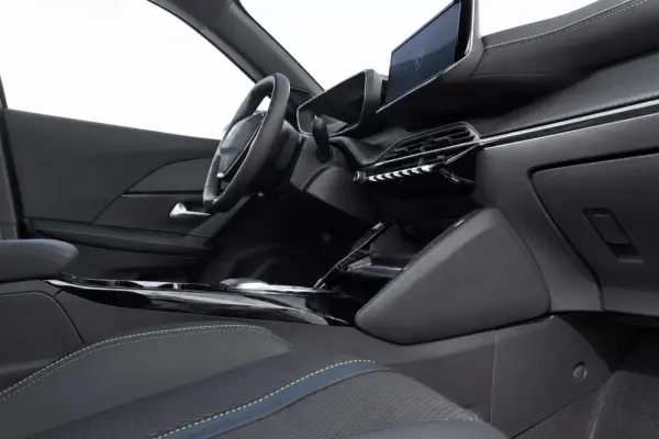 Peugeot e-2008 50 kWh GT 15