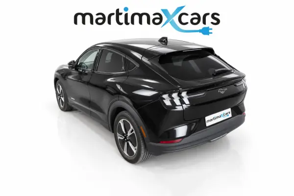 Ford Mustang Mach-E 75.7 kWh Base 5