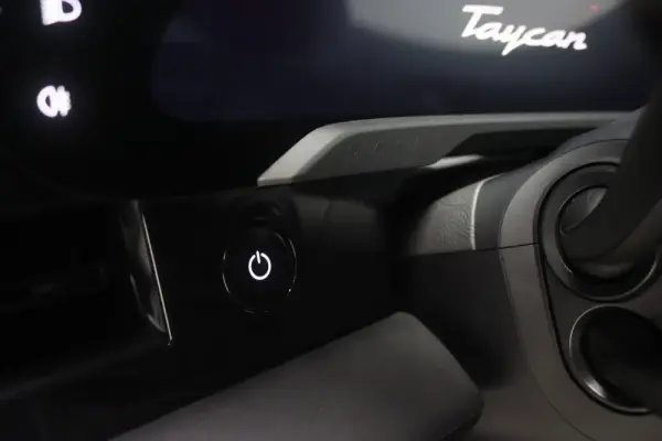 Porsche Taycan GTS 17