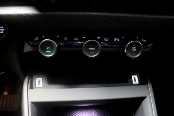 Citroen e-C4 X 50 kWh Shine 21