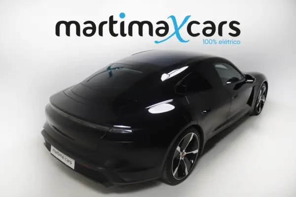 Porsche Taycan GTS 18