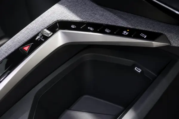 Peugeot E-3008 73 kWh Allure 14