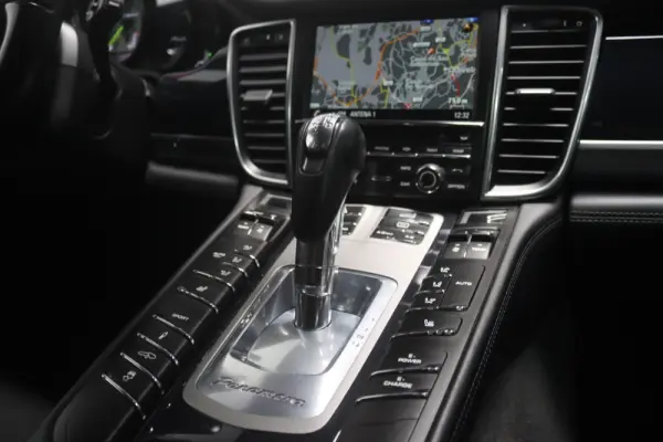 Porsche Panamera S Hybrid 23