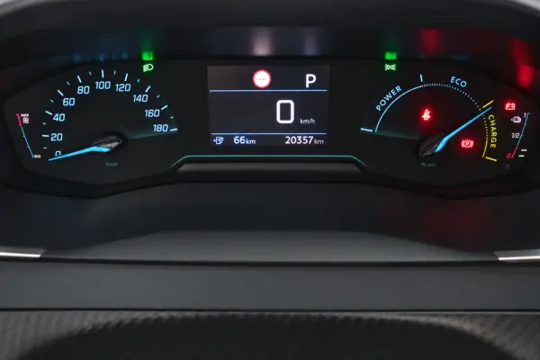 Peugeot e-2008 54 kWh Style 13
