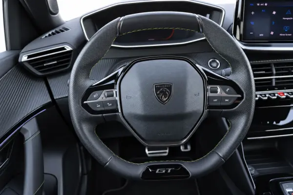 Peugeot e-2008 54 kWh GT 12