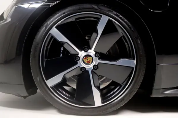 Porsche Taycan GTS 7