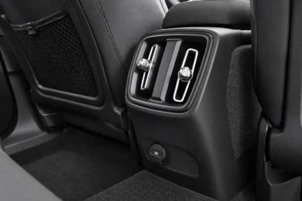 Volvo XC 40 Recharge Core 11
