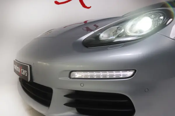 Porsche Panamera S Hybrid 6