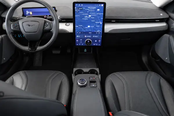 Ford Mustang Mach-E 75.7 kWh Base 9