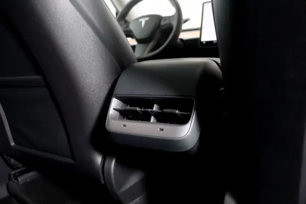 Tesla Model Y Long Range Dual Motor AWD 18