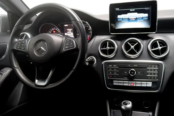 Mercedes-Benz A 180 d Urban 21