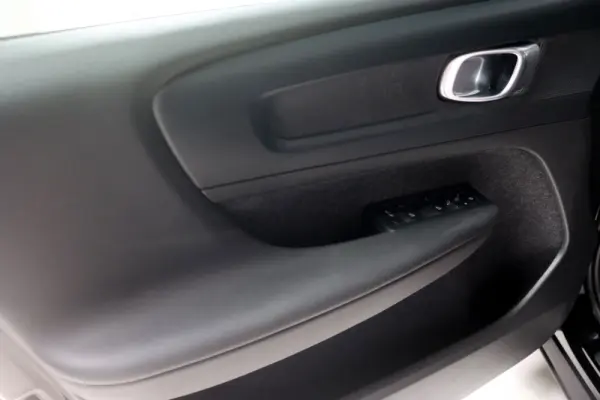 Volvo C40 Recharge Core 13