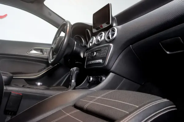 Mercedes-Benz A 180 d Urban 17