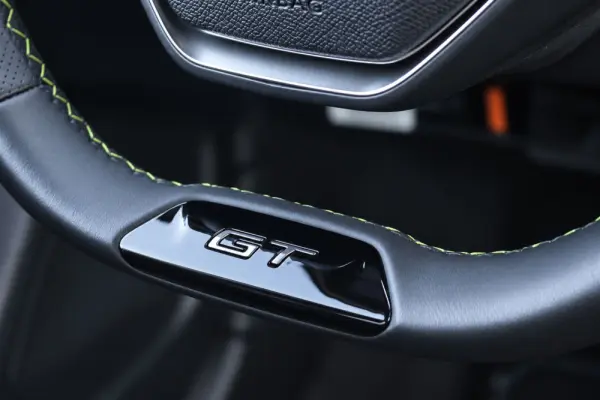 Peugeot e-2008 50 kWh GT 23