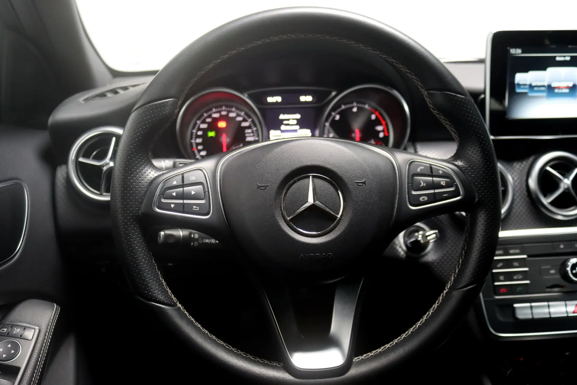 Mercedes-Benz A 180 d Urban 23