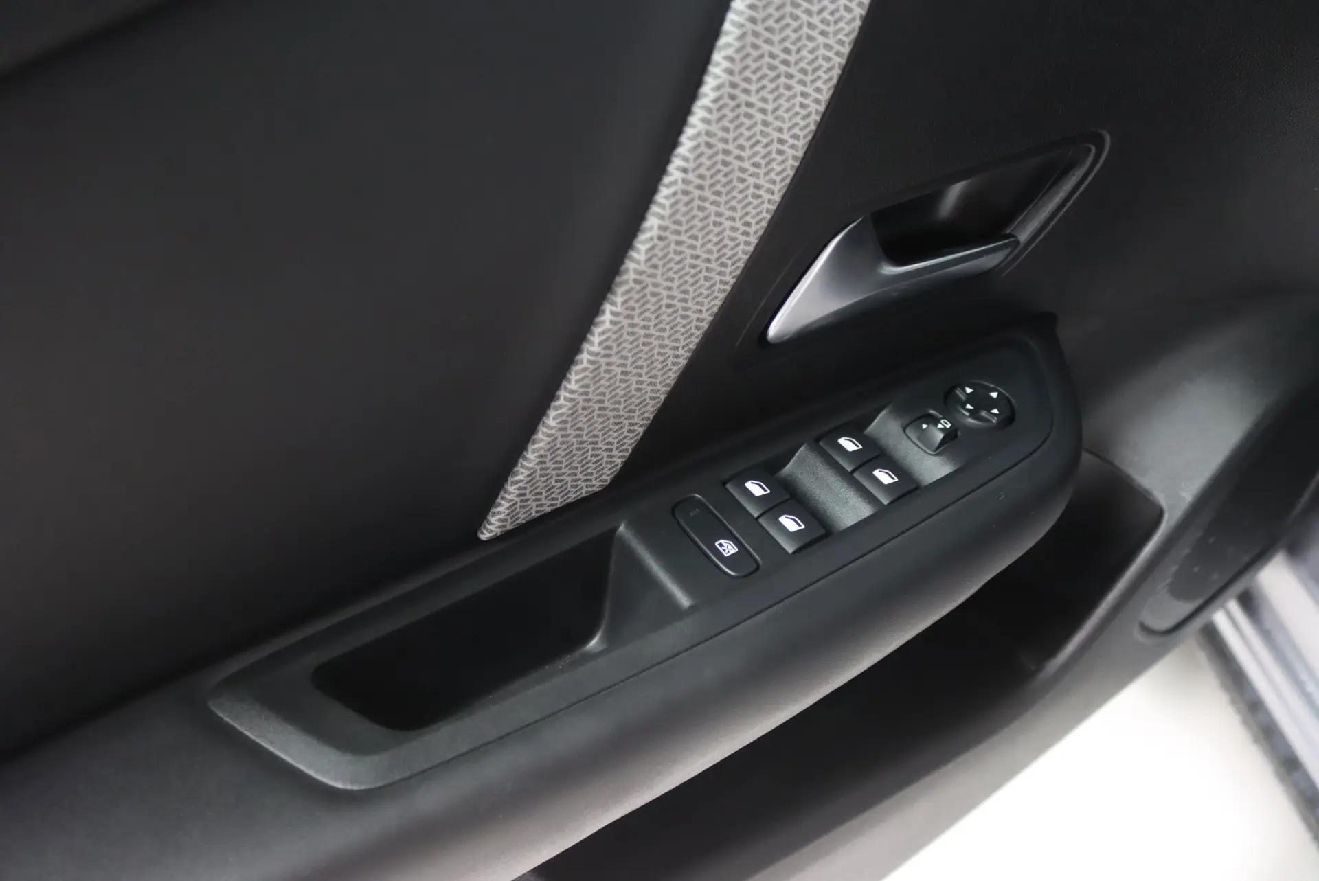 Citroen e-C4 X 50 kWh Shine 8