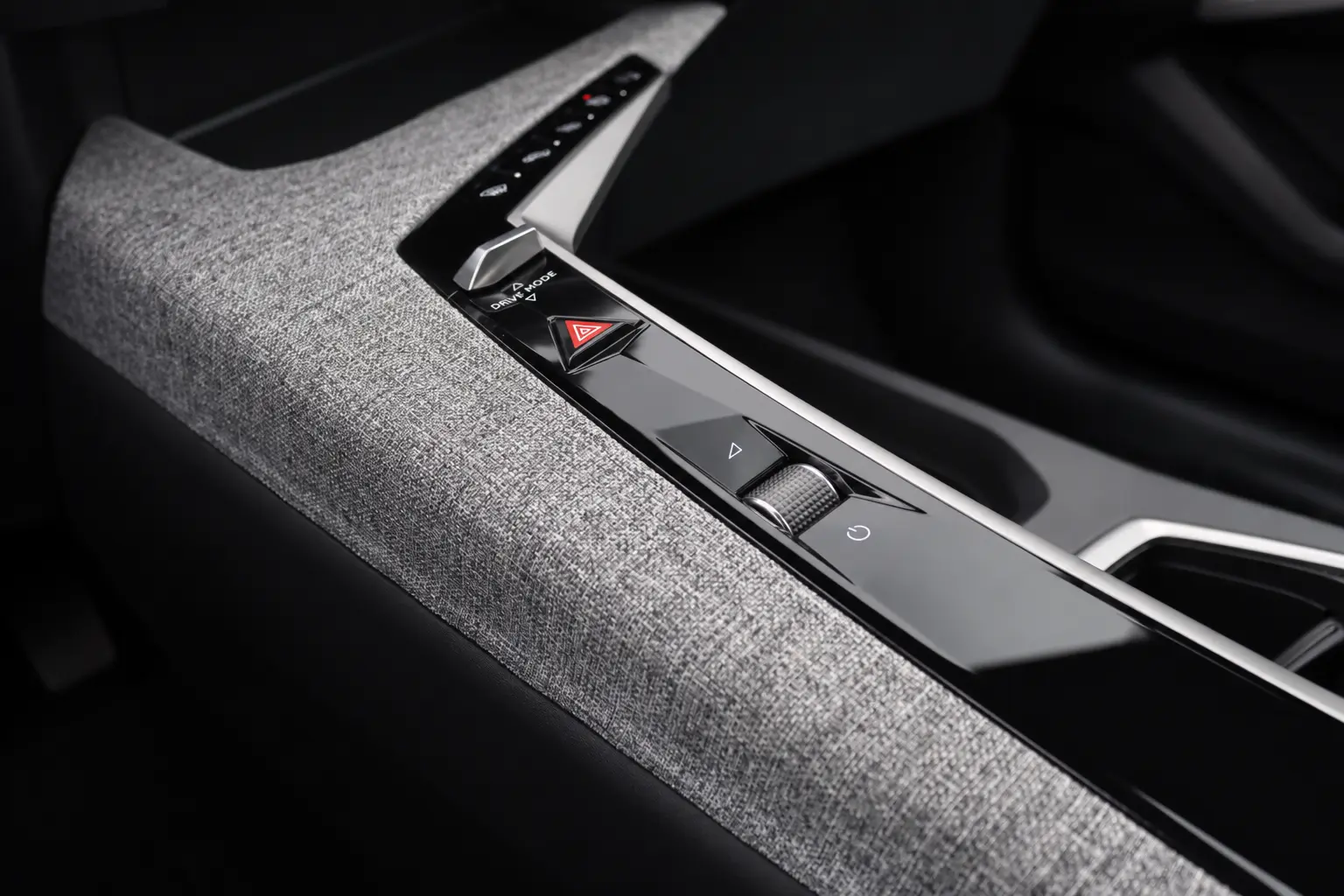 Peugeot E-3008 73 kWh Allure 13