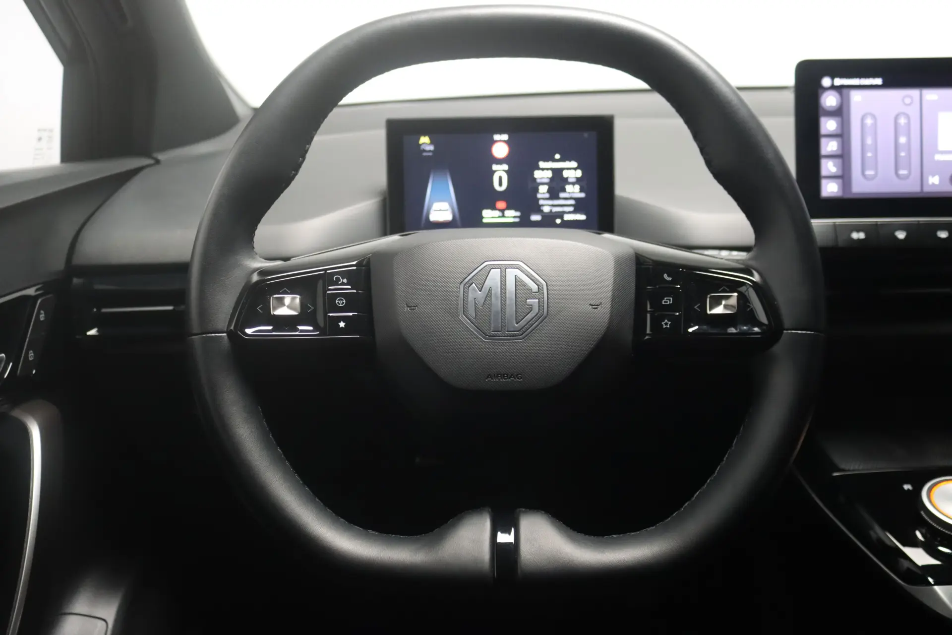 MG MG4 64 kWh Comfort 19